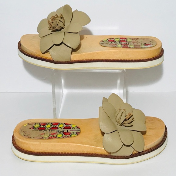 Naked Feet Brazil Tan Flower Sandals Size 6.5 - Picture 2 of 6